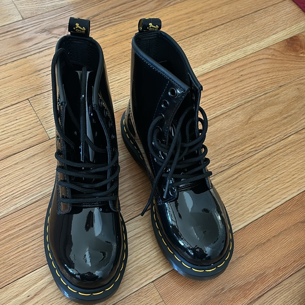 Dr. Martens 1460 8-eye Combat Boot